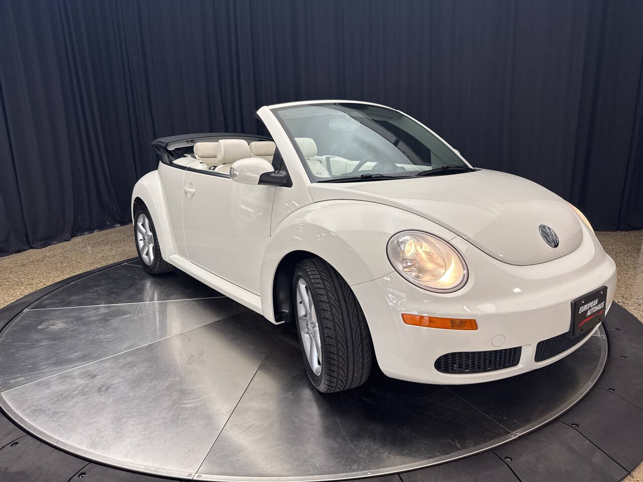 Used 2007 Volkswagen Beetle Triple White Edition FWD image 8