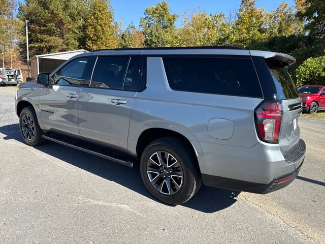Used 2024 Chevrolet Suburban Z71 w/ Luxury Package image 3