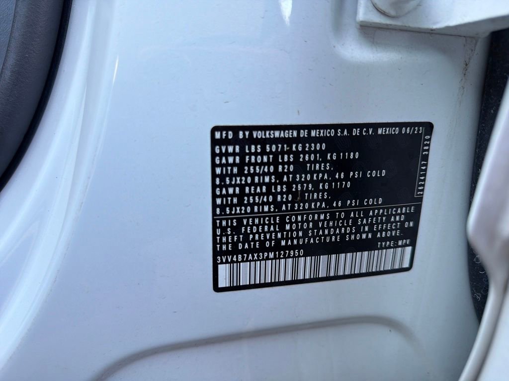 Used 2023 Volkswagen Tiguan SEL R-Line image 34