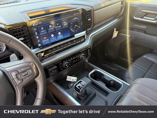 Used 2025 Chevrolet Silverado 1500 High Country w/ High Country Premium Package AWD/4WD image 19