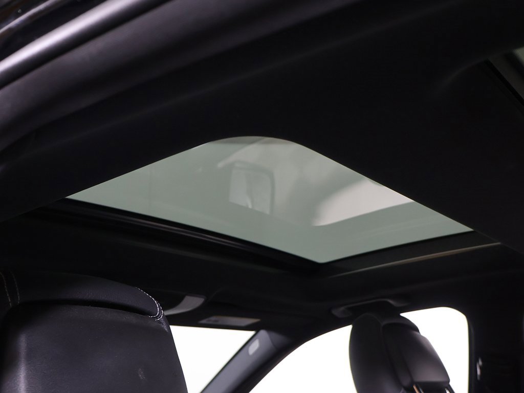 Used 2015 Mercedes-Benz E 400 4MATIC Sedan w/ Lighting Package image 17