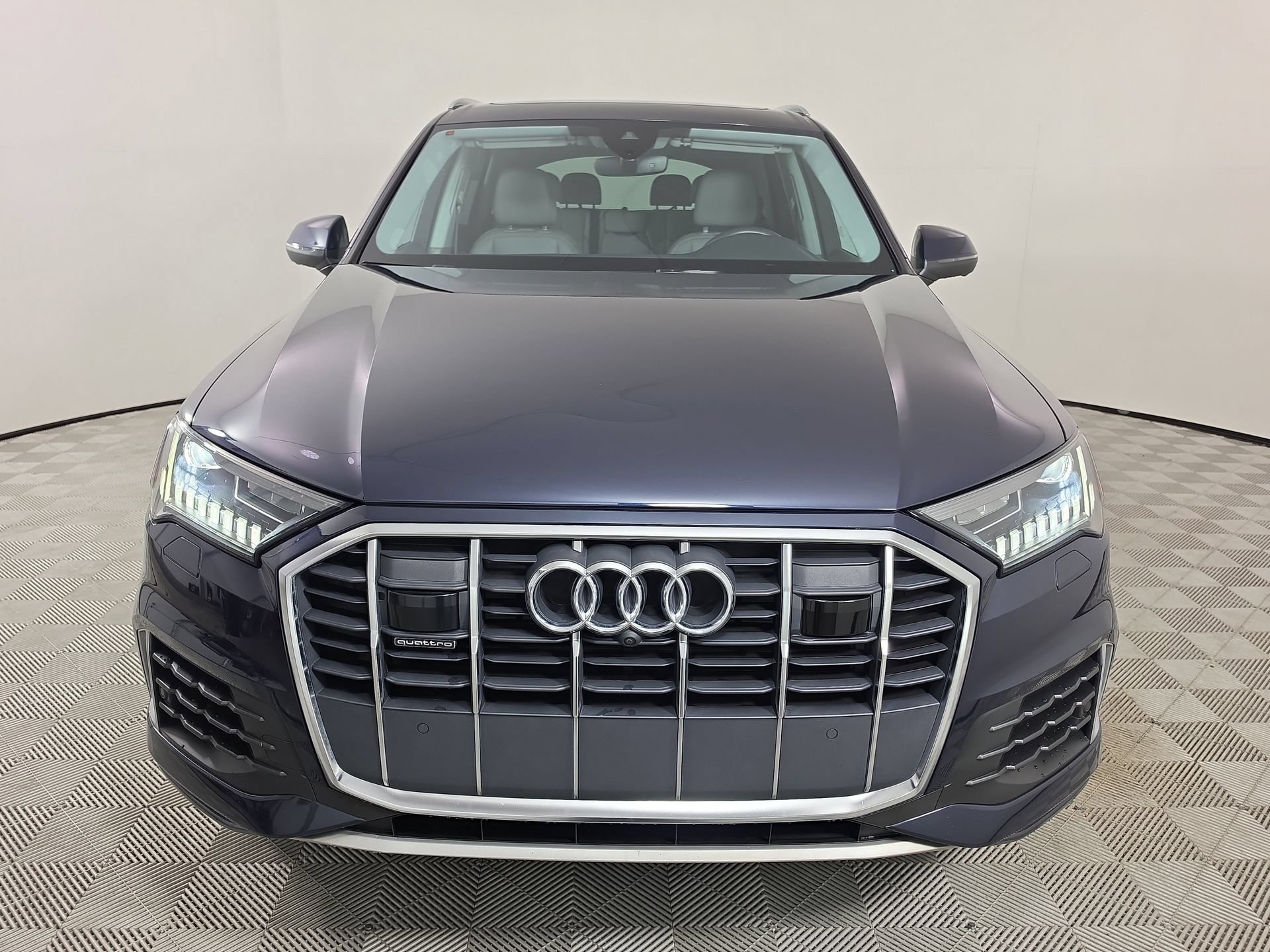 Used 2023 Audi Q7 2.0T Premium Plus w/ Premium Plus Package AWD/4WD image 2