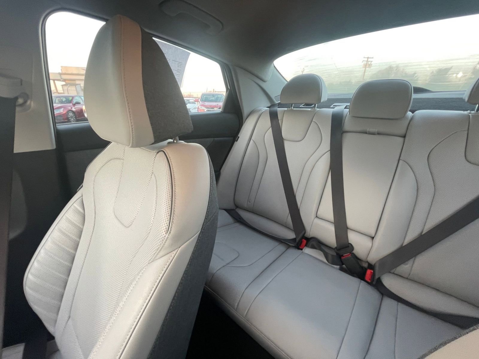 Used 2025 Hyundai Elantra Limited image 42