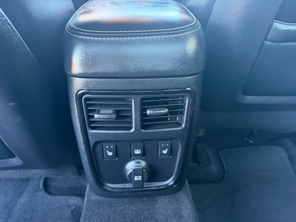 Used 2014 Chrysler 300 S w/ Luxury Group image 25