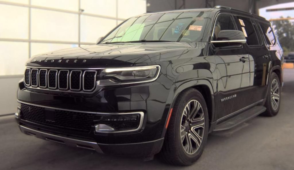 Used 2022 Jeep Wagoneer Series III w/ Flexible Seating Group AWD/4WD image 1