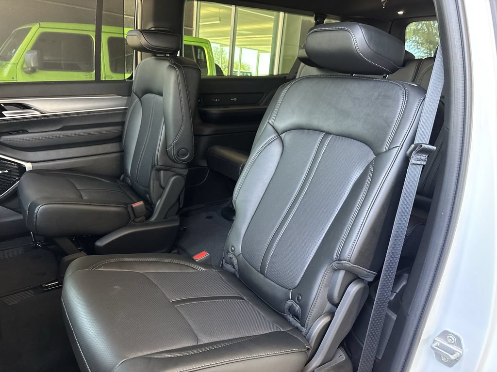 New 2026 Jeep Grand Wagoneer L Limited AWD/4WD image 25