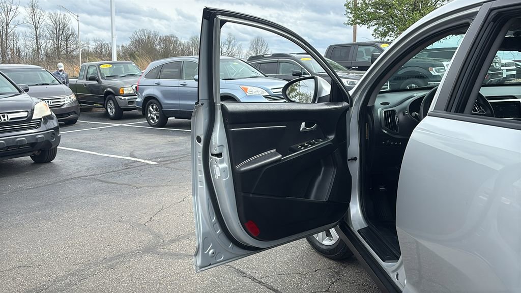 Used 2012 Kia Sportage LX w/ Convenience Pkg image 11