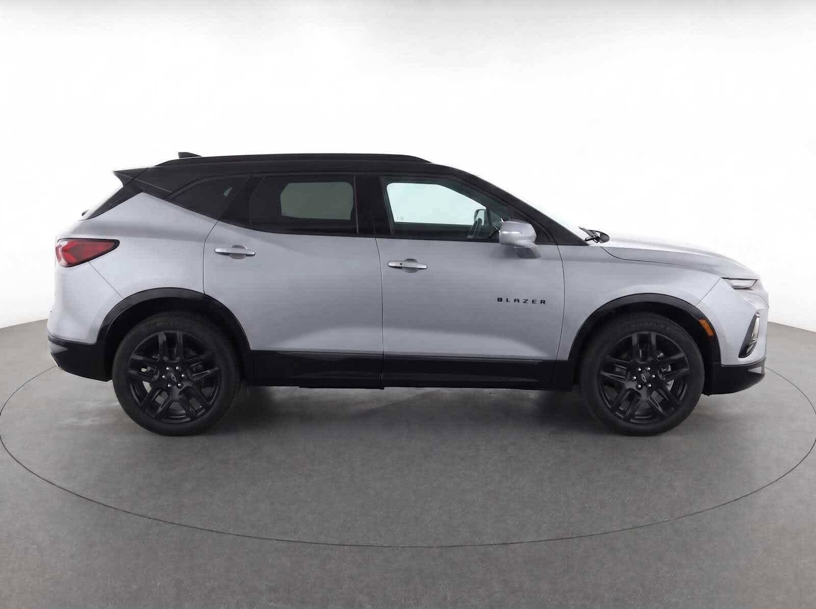 Used 2023 Chevrolet Blazer RS w/ Driver Confidence II Package AWD/4WD image 9