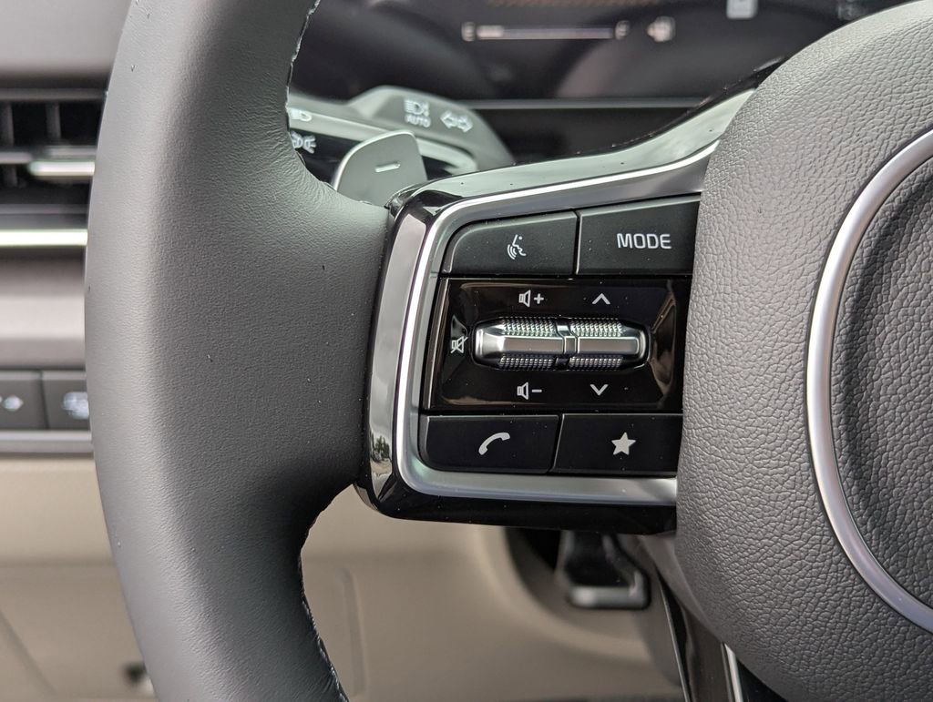 New 2026 Kia Carnival EX FWD image 32