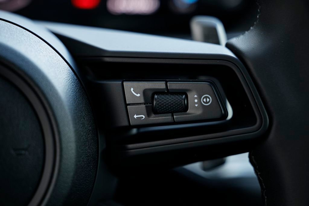 Certified 2026 Porsche Cayenne E-Hybrid AWD/4WD image 37