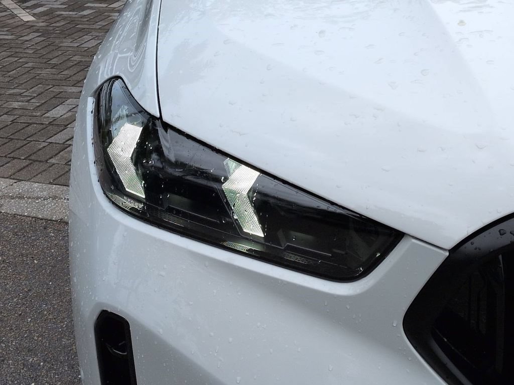 New 2027 BMW X6 xDrive40i w/ Executive Package AWD/4WD image 10
