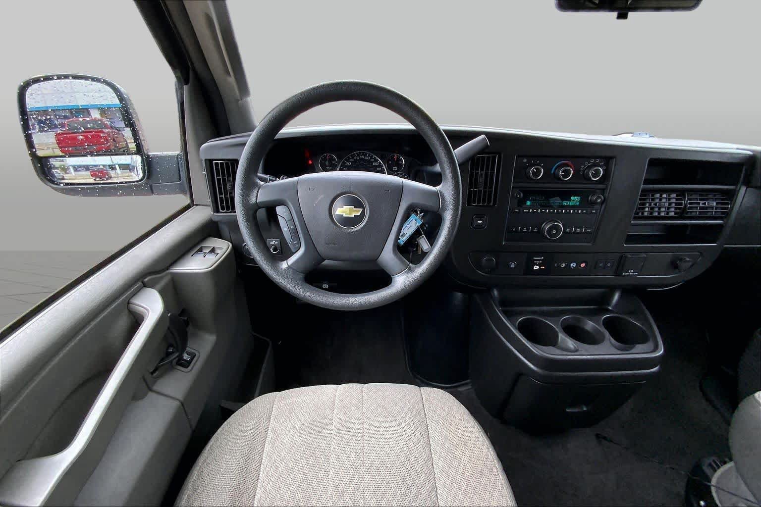 Used 2020 Chevrolet Express 2500 LT w/ LT Preferred Equipment Group RWD image 6