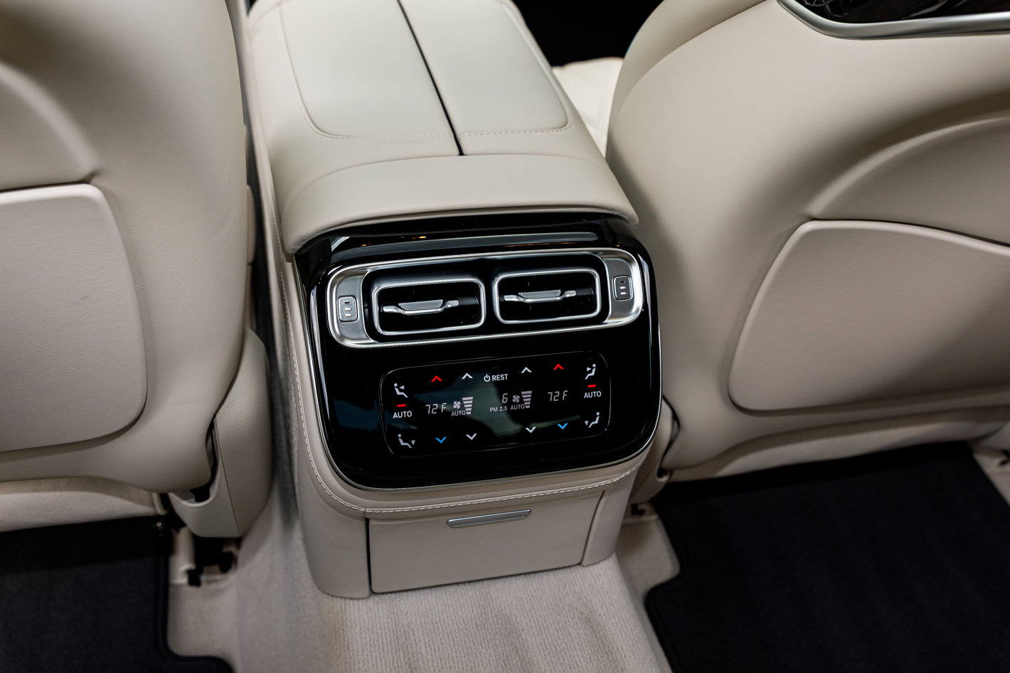 Used 2025 Mercedes-Benz S 580 4MATIC Sedan image 32