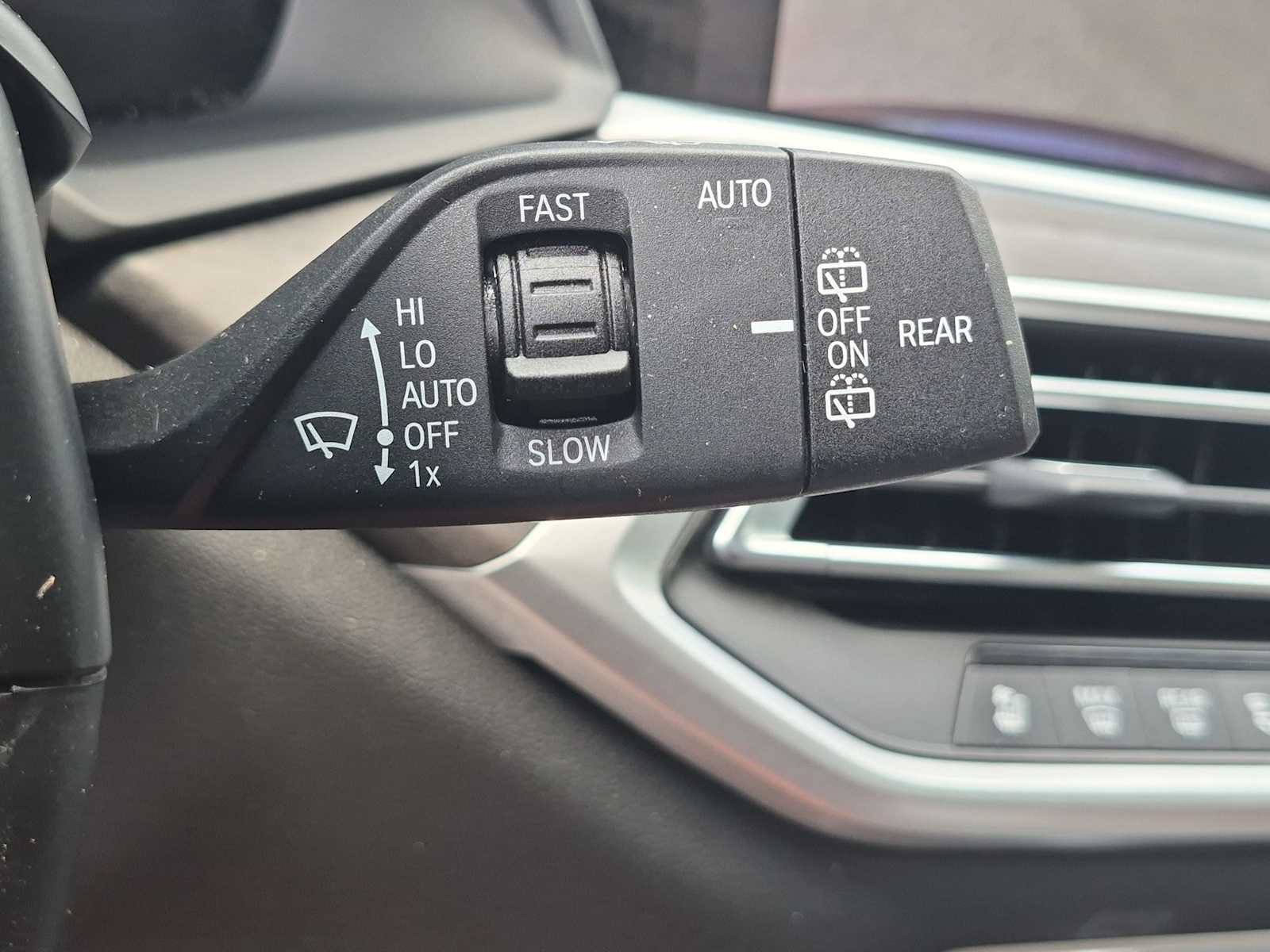 Used 2022 BMW X7 xDrive40i w/ Premium Package AWD/4WD image 27