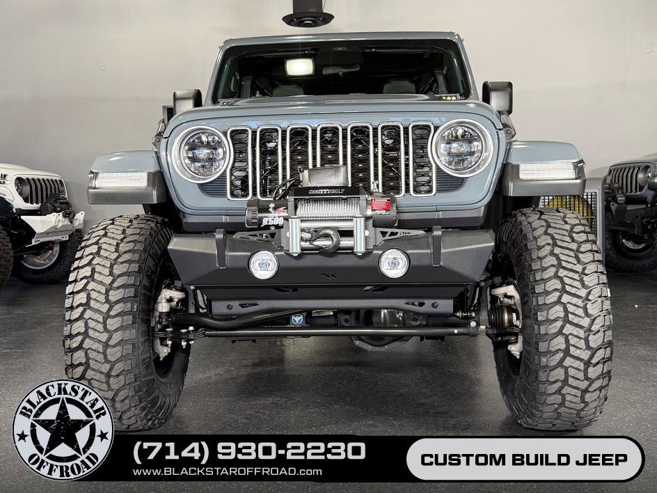 Used 2025 Jeep Wrangler Unlimited Sahara w/ Safety Group AWD/4WD image 10
