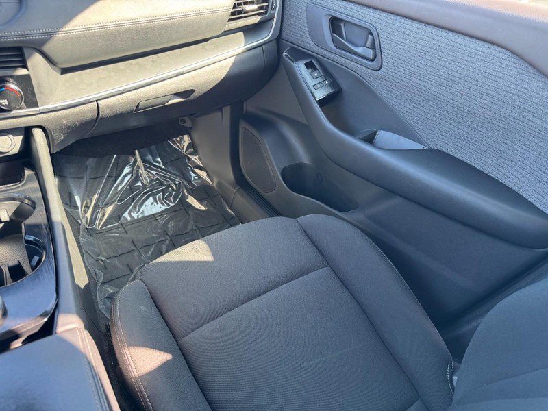 Used 2023 Nissan Rogue S image 15