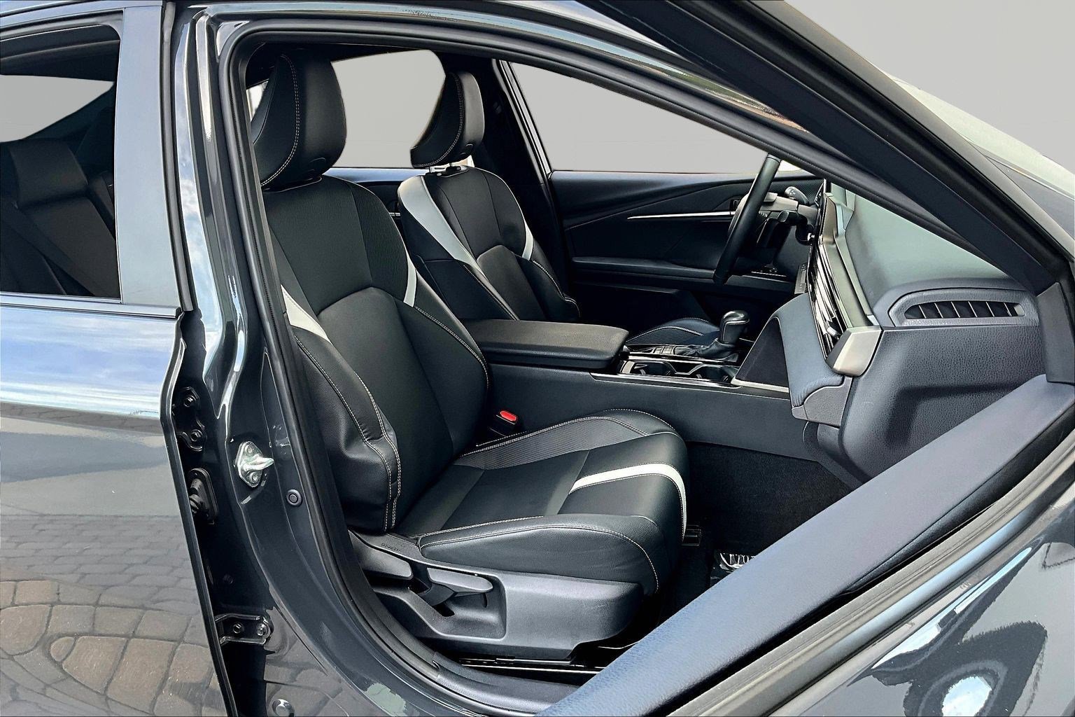 Used 2025 Toyota Camry SE FWD image 27
