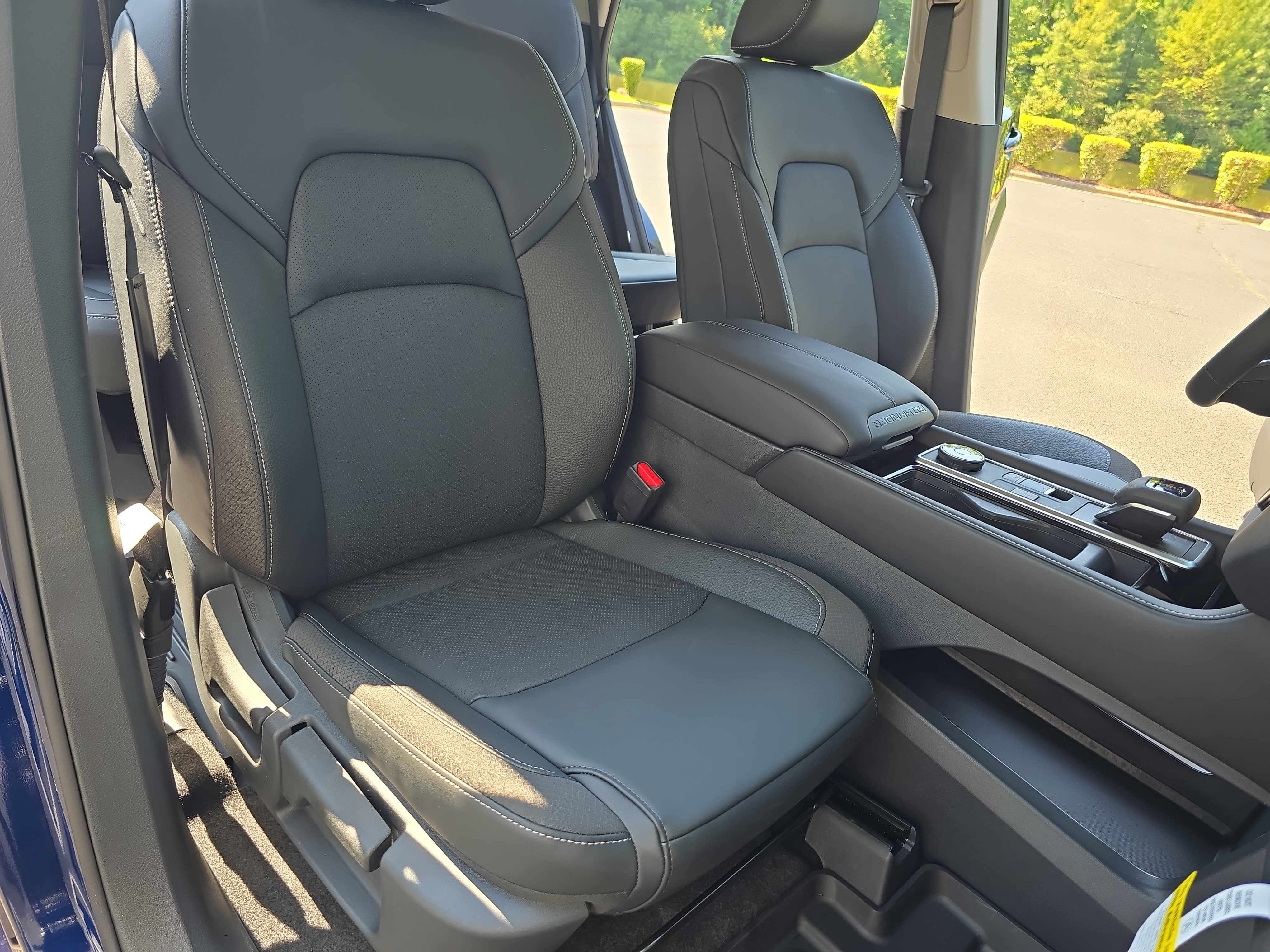New 2026 Nissan Pathfinder SL AWD/4WD image 10
