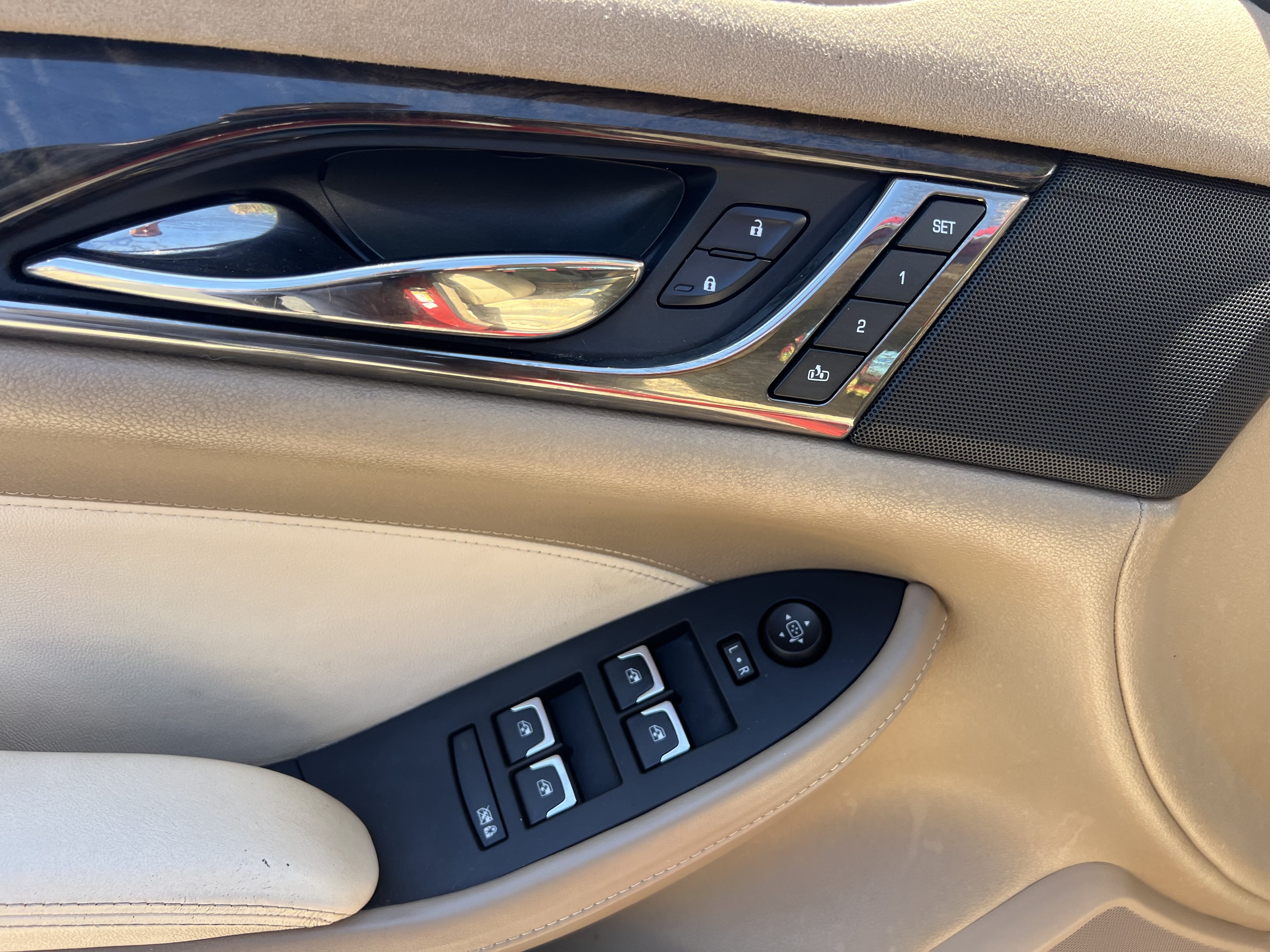 Used 2016 Cadillac CTS Luxury RWD image 12