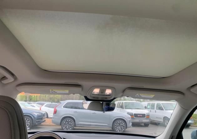 Used 2023 Volvo XC90 B6 Plus w/ Protection Package image 7