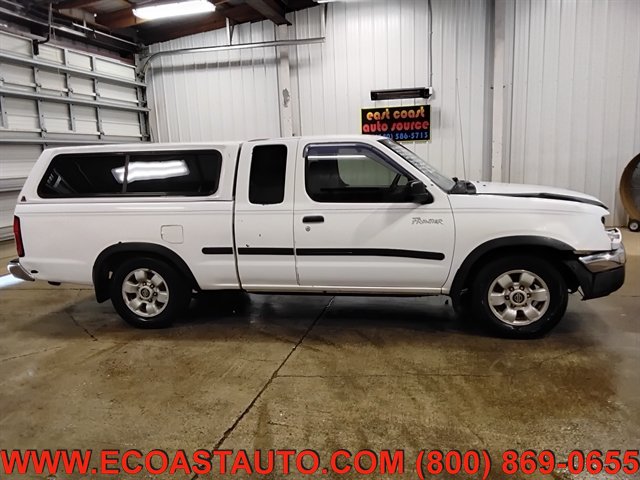 Used 1999 Nissan Frontier XE RWD image 2