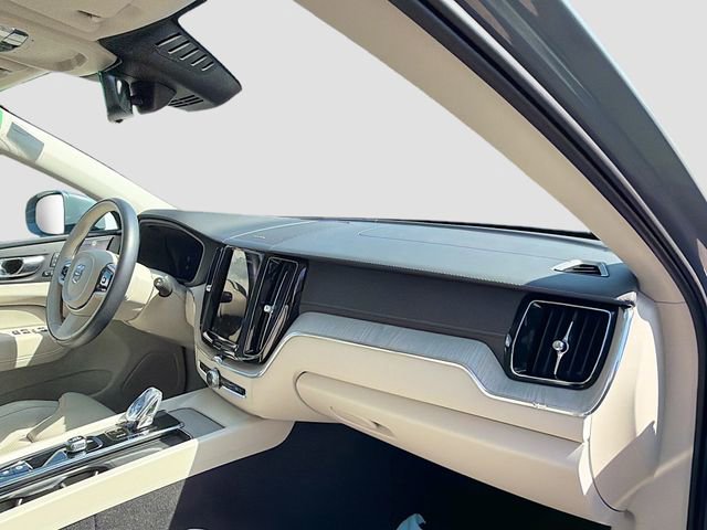 Used 2022 Volvo XC60 B6 Inscription w/ Advanced Package image 14
