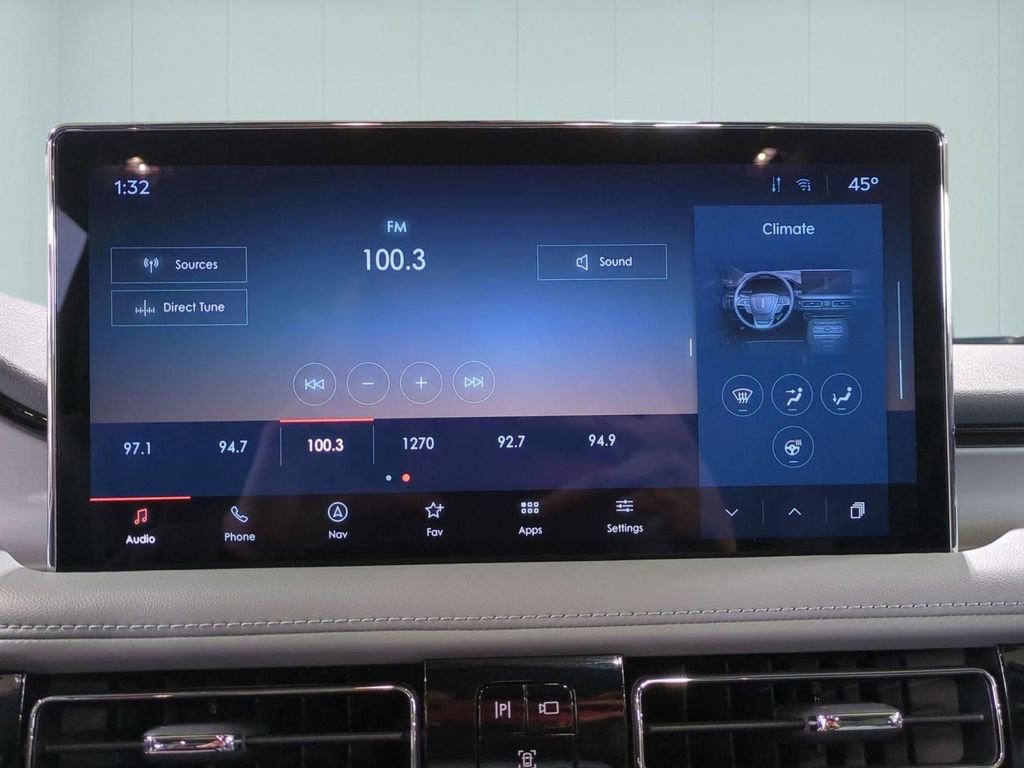 Certified 2021 Lincoln Nautilus Reserve w/ Equipment Group 201A image 24