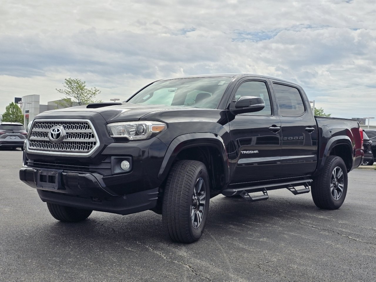 Certified 2017 Toyota Tacoma TRD Sport AWD/4WD image 11