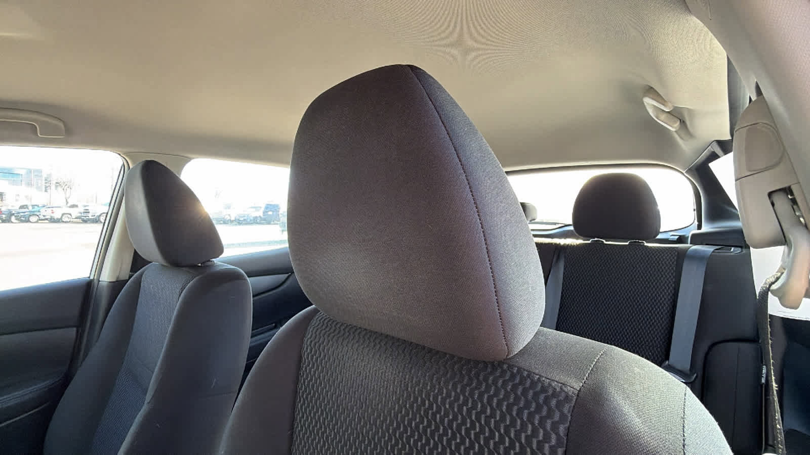 Used 2022 Nissan Rogue Sport S image 11