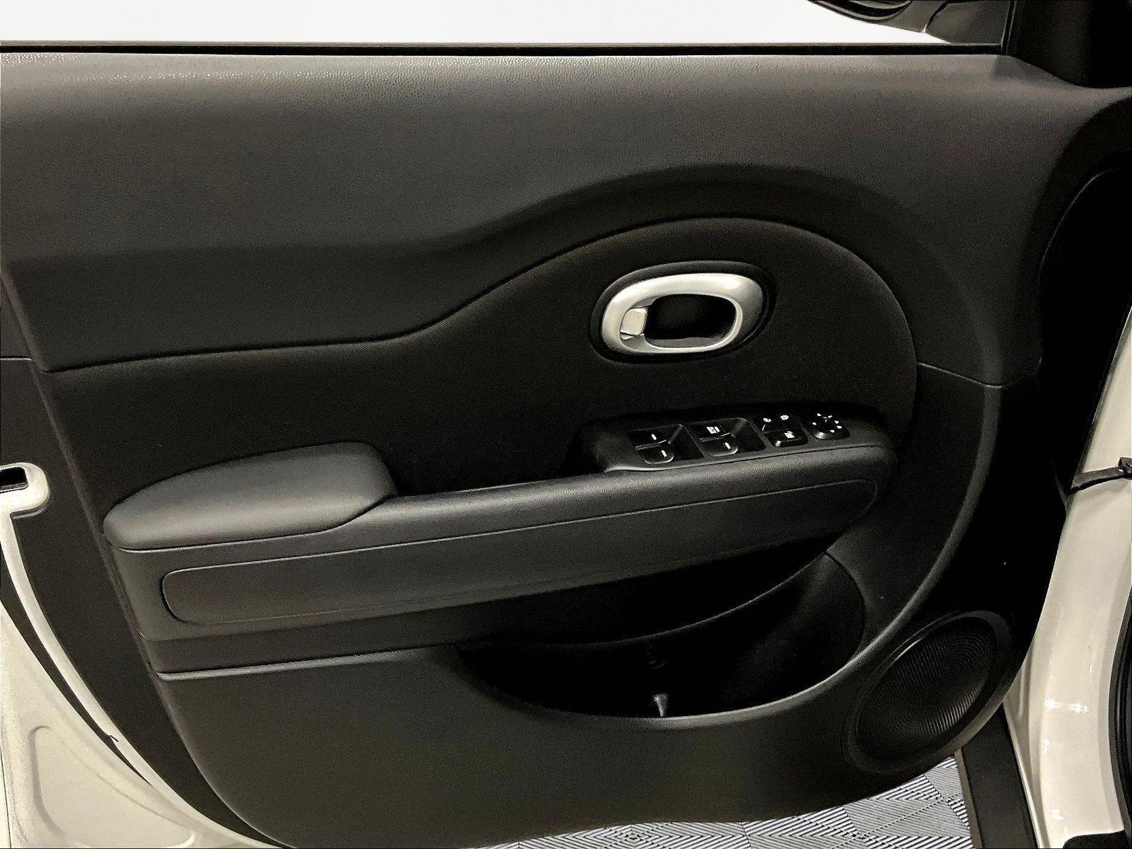 Used 2016 Kia Soul FWD image 20