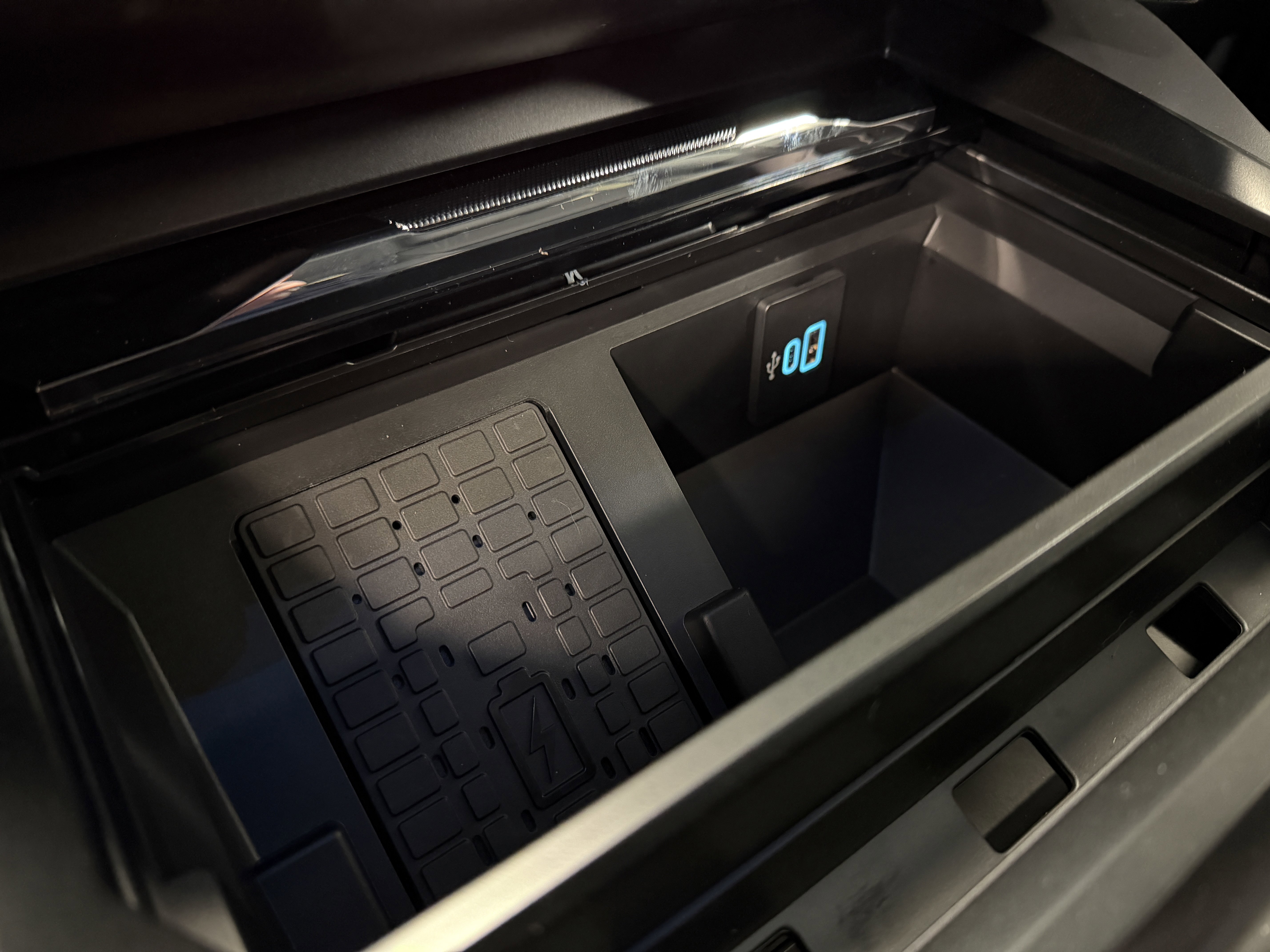 New 2026 Ford F250 Lariat w/ Black Appearance Package image 17