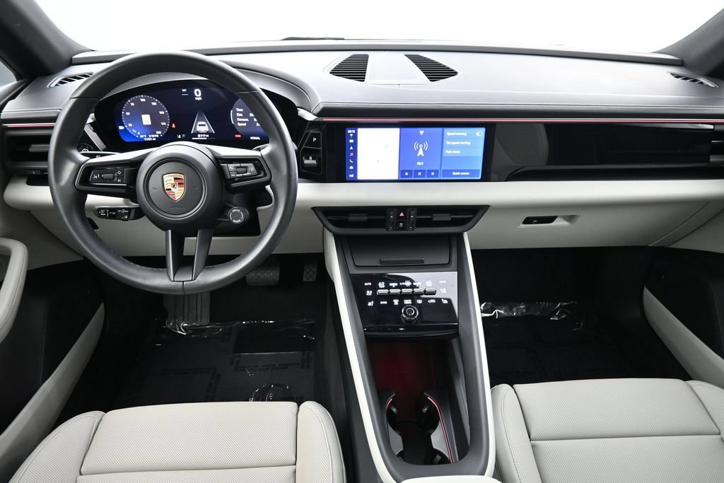 Certified 2025 Porsche Macan Electric RWD image 6