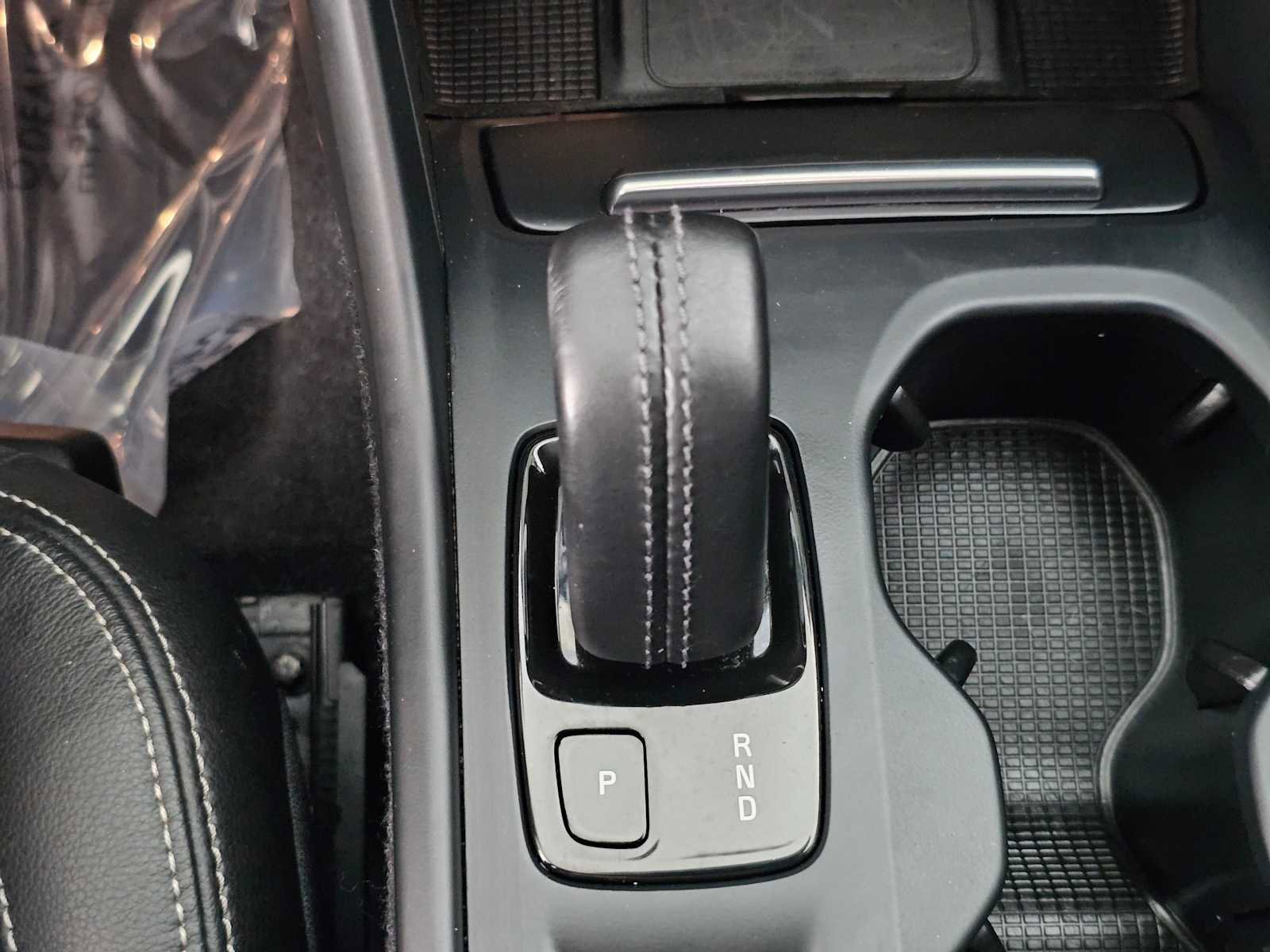 Used 2019 Volvo XC40 T5 Momentum image 30