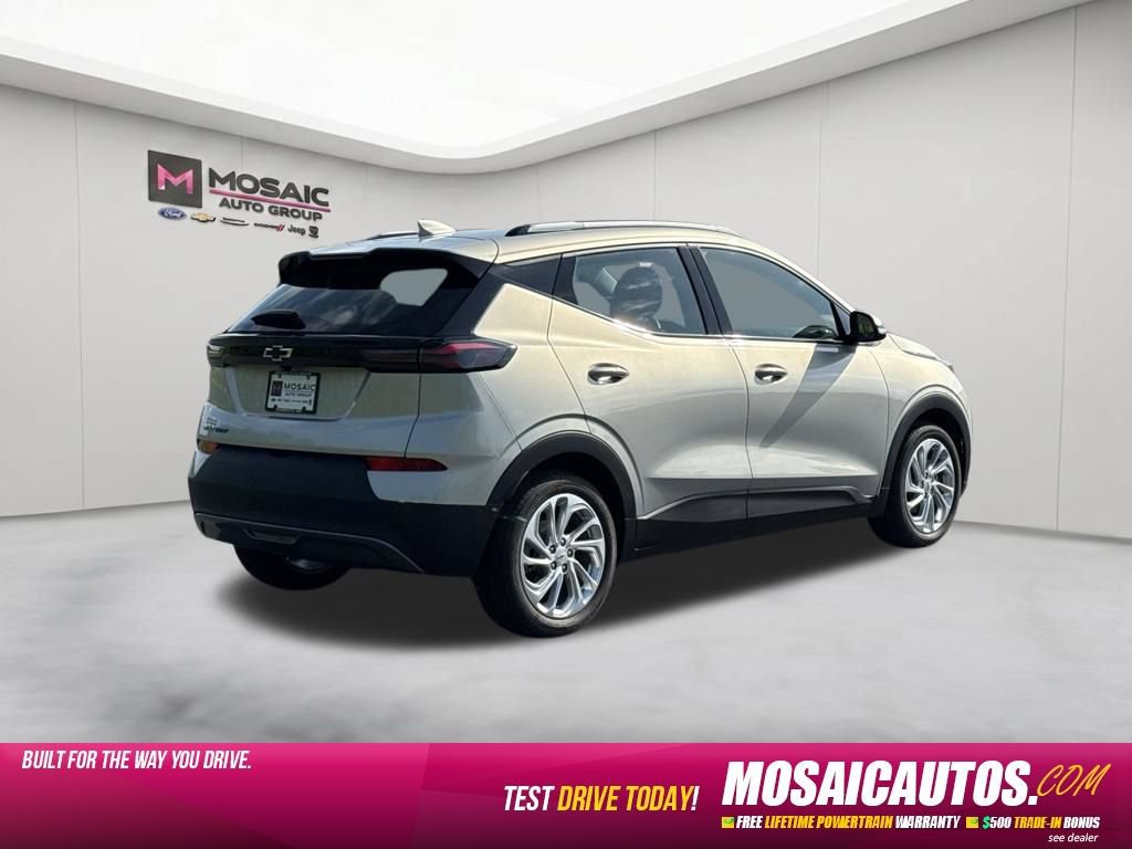 Used 2023 Chevrolet Bolt EUV LT w/ Driver Confidence Package FWD image 7
