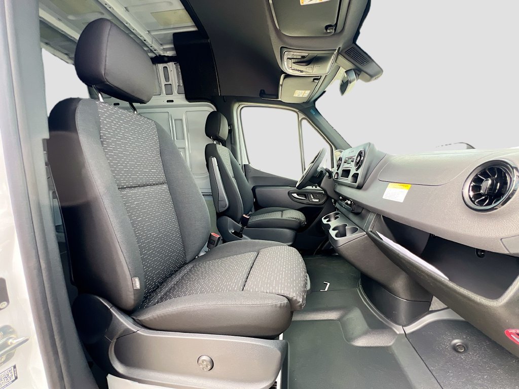 New 2025 Mercedes-Benz Sprinter 2500 image 17