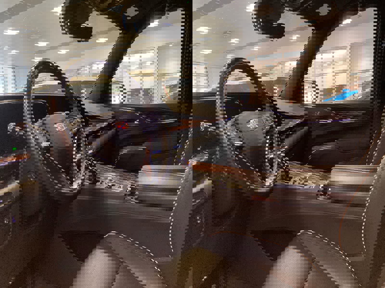 Certified 2024 Cadillac Escalade ESV Premium Luxury image 4