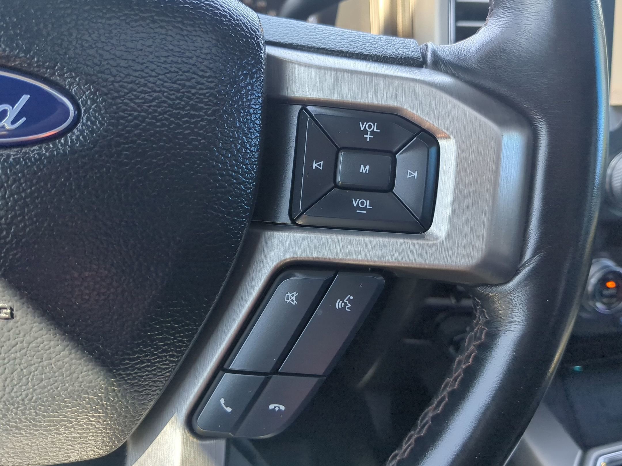 Used 2021 Ford F250 Platinum w/ FX4 Off-Road Package AWD/4WD image 22
