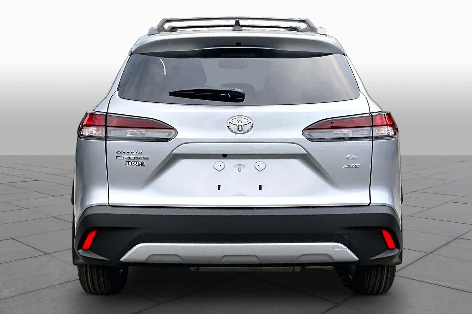 New 2026 Toyota Corolla Cross LE w/ Moonroof Package AWD/4WD image 4