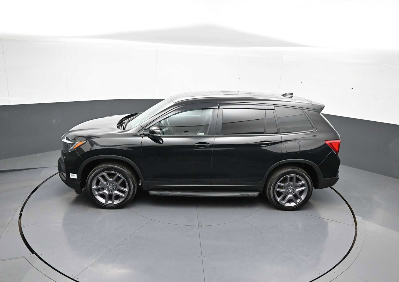 Certified 2023 Honda Passport EX-L image 42