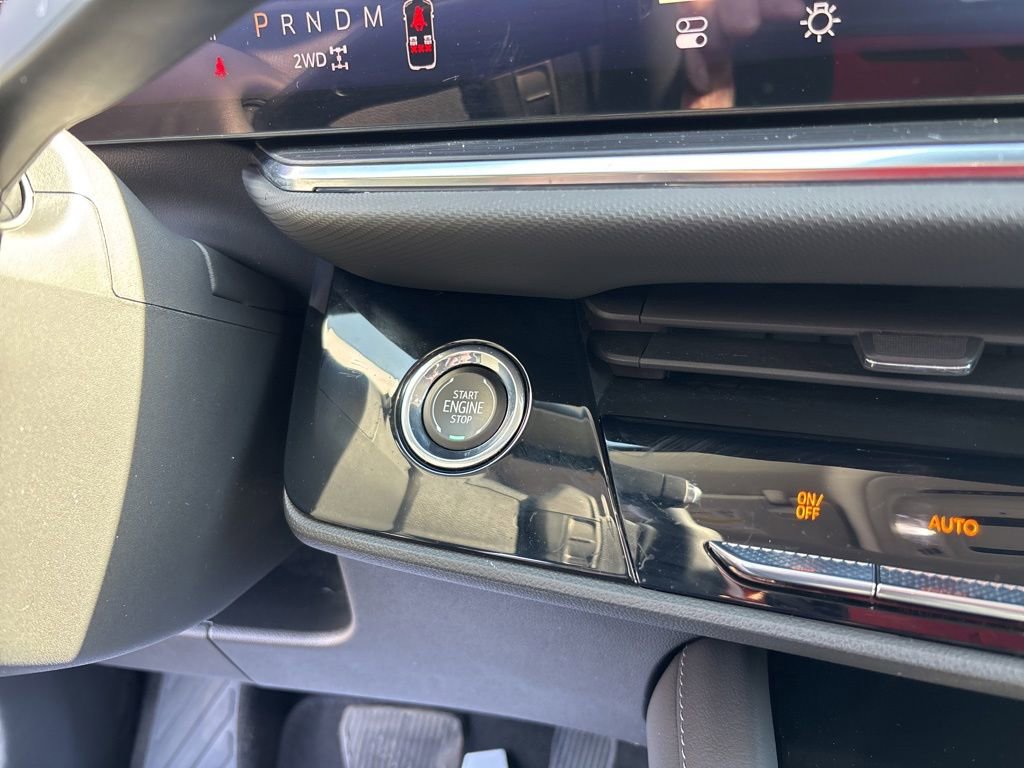 Used 2025 Buick Envision Preferred AWD/4WD image 34