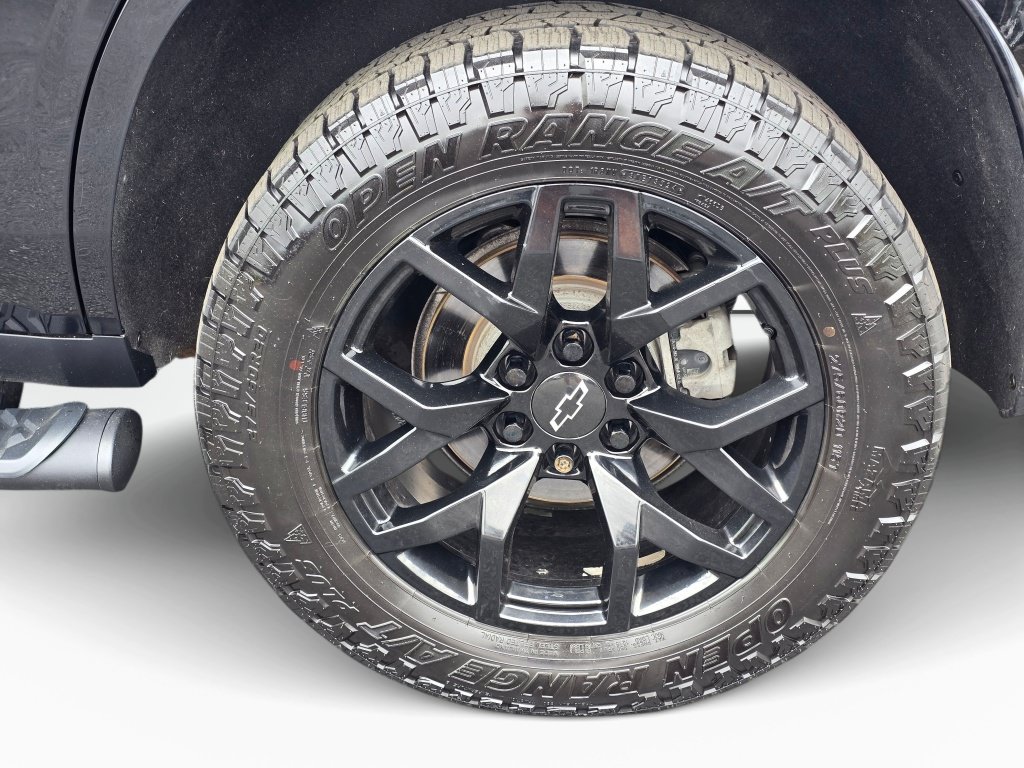 Used 2022 Chevrolet Tahoe Z71 w/ Z71 Off-Road Package AWD/4WD image 21