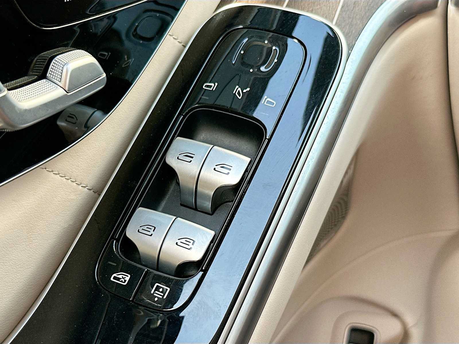 Certified 2022 Mercedes-Benz S 580 4MATIC Sedan w/ Rear Seat Package image 18