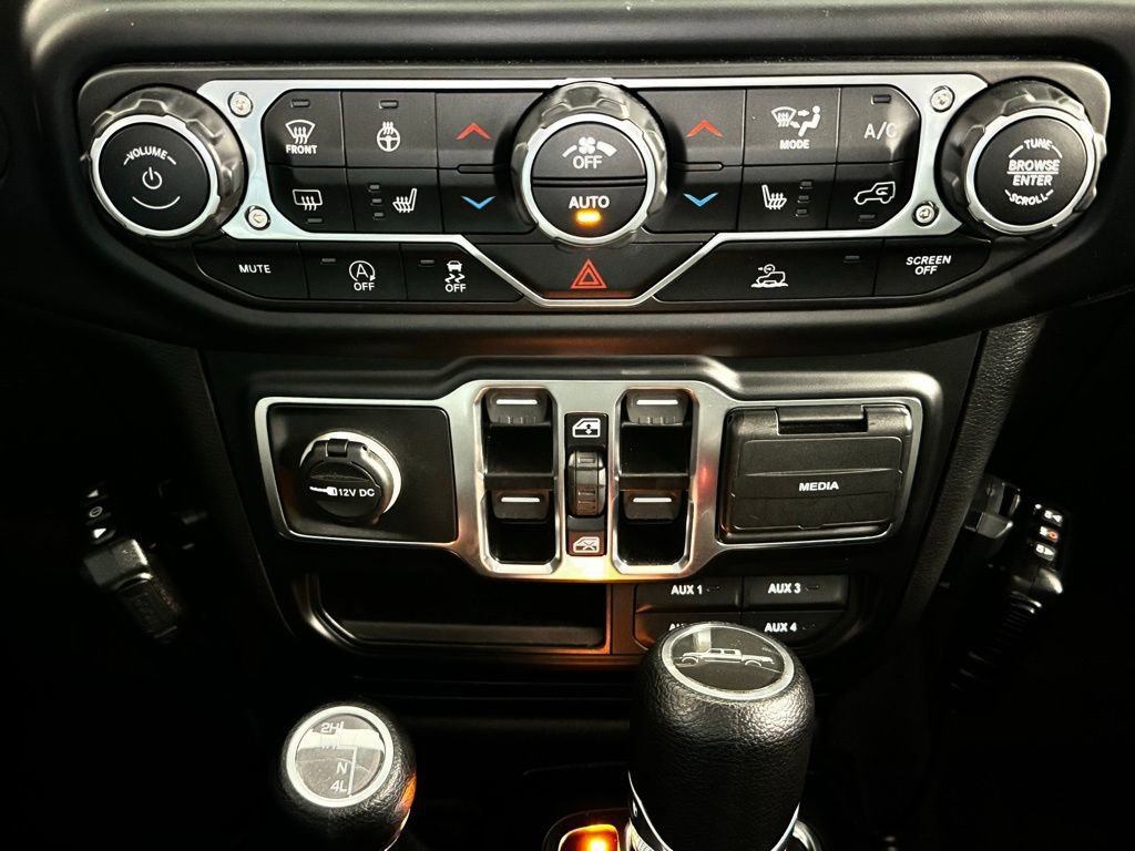 Certified 2023 Jeep Gladiator Willys image 19