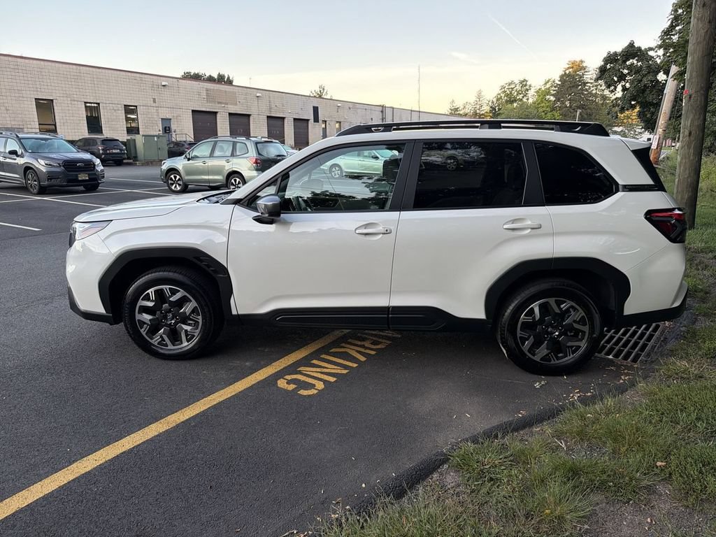 Used 2026 Subaru Forester Premium AWD/4WD image 5