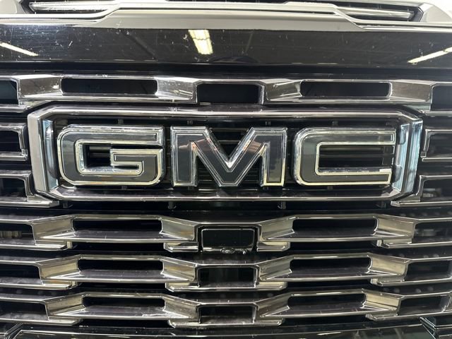 Used 2025 GMC Sierra 2500 Denali Ultimate image 9