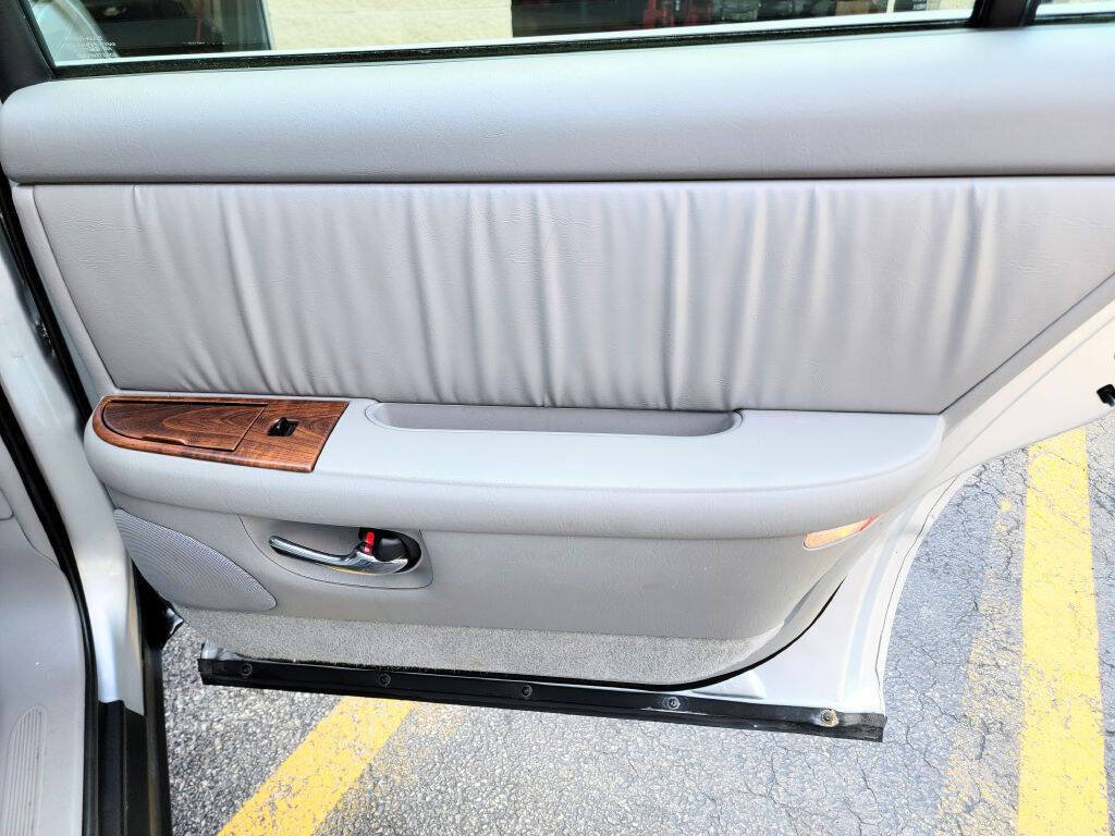 Used 2001 Buick Park Avenue w/ Prestige Pkg FWD image 21