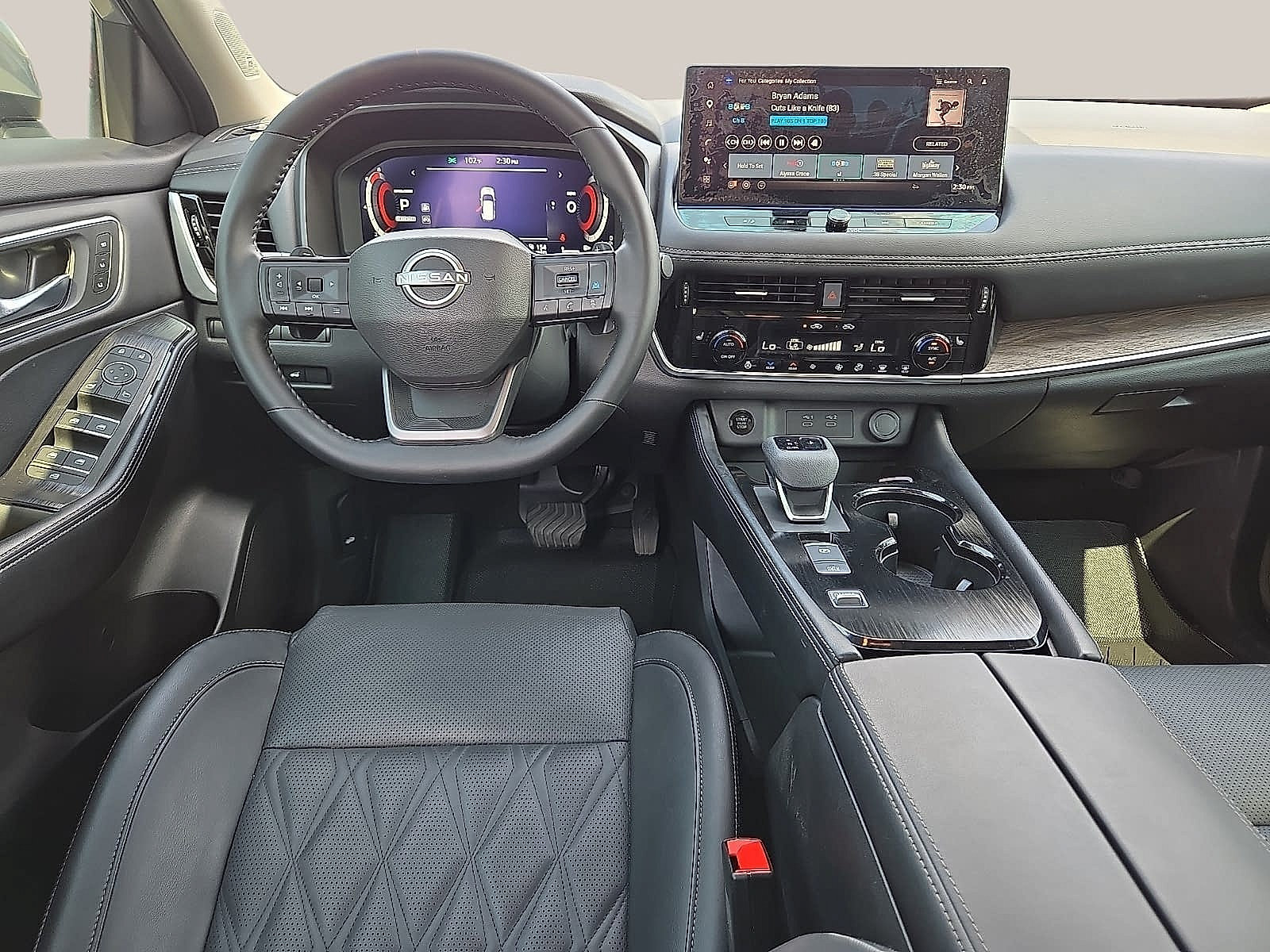 Used 2025 Nissan Rogue Platinum w/ Platinum Premium Package FWD image 10