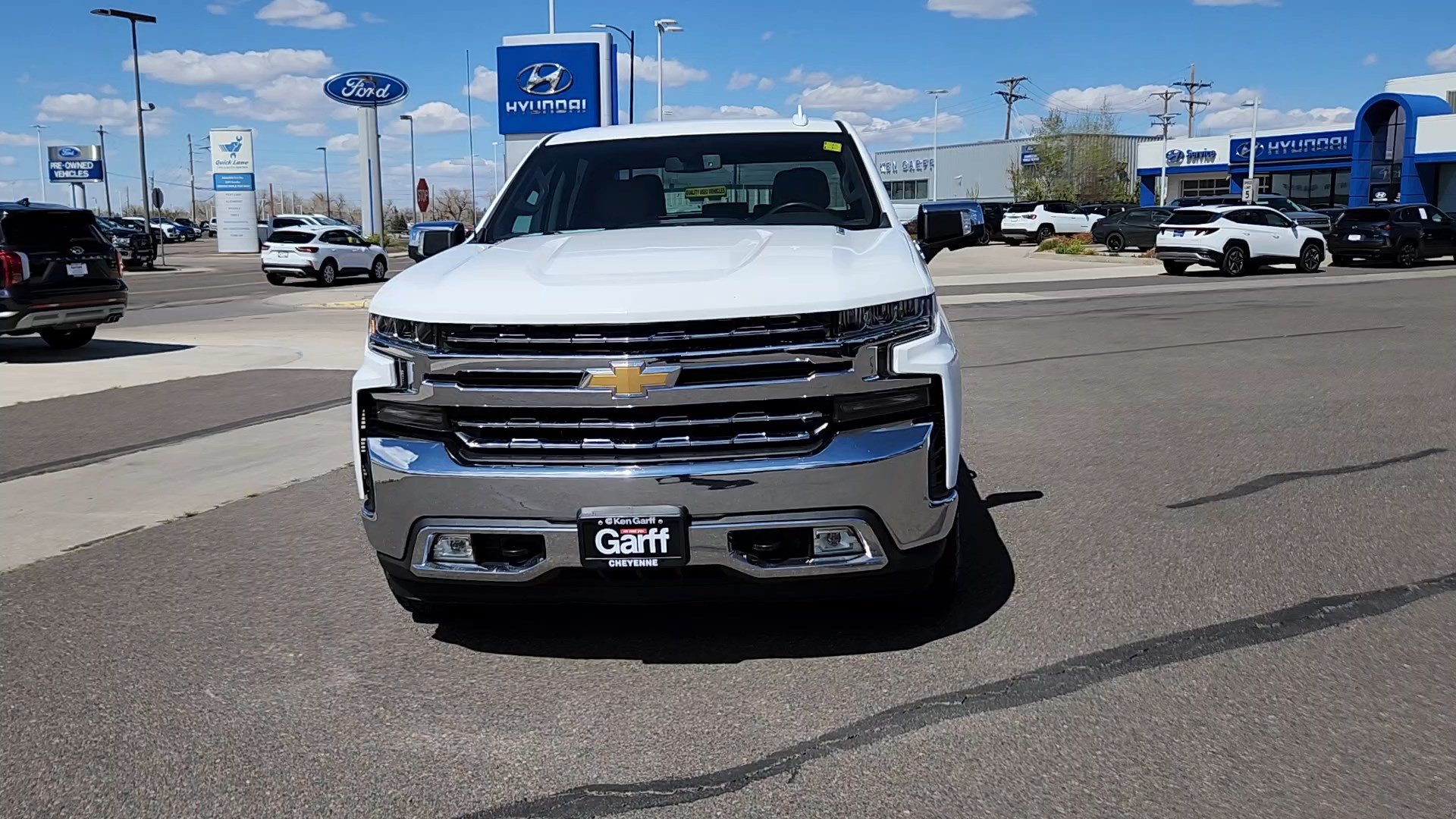 Used 2020 Chevrolet Silverado 1500 LTZ w/ Z71 Off-Road Package AWD/4WD image 4