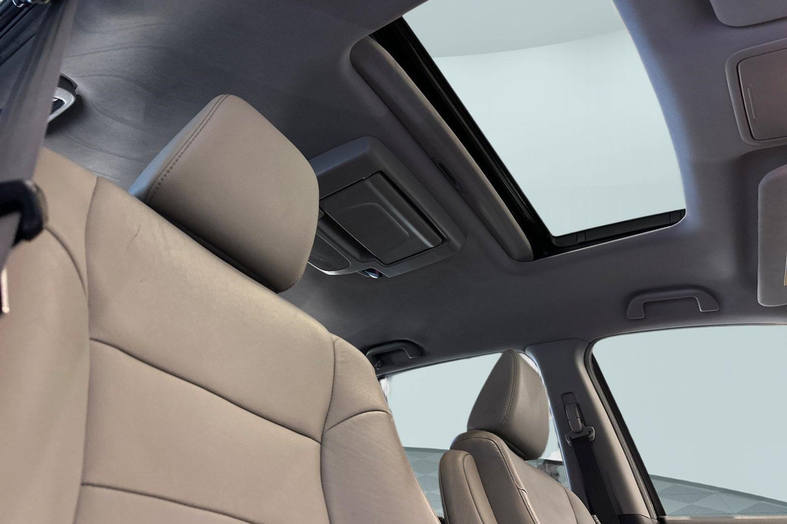 Used 2021 Honda Pilot Touring image 26