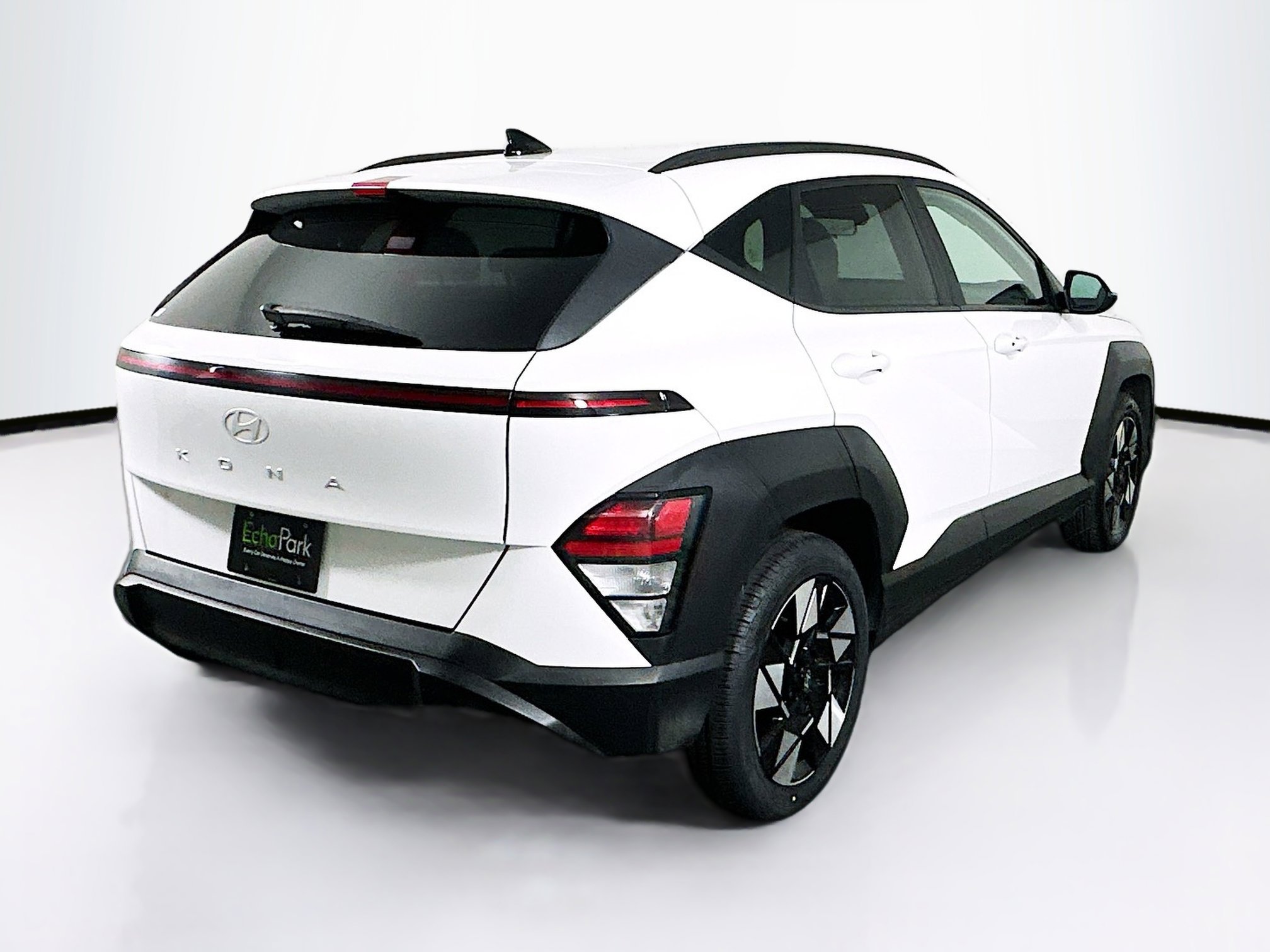 Used 2025 Hyundai Kona SEL FWD image 9